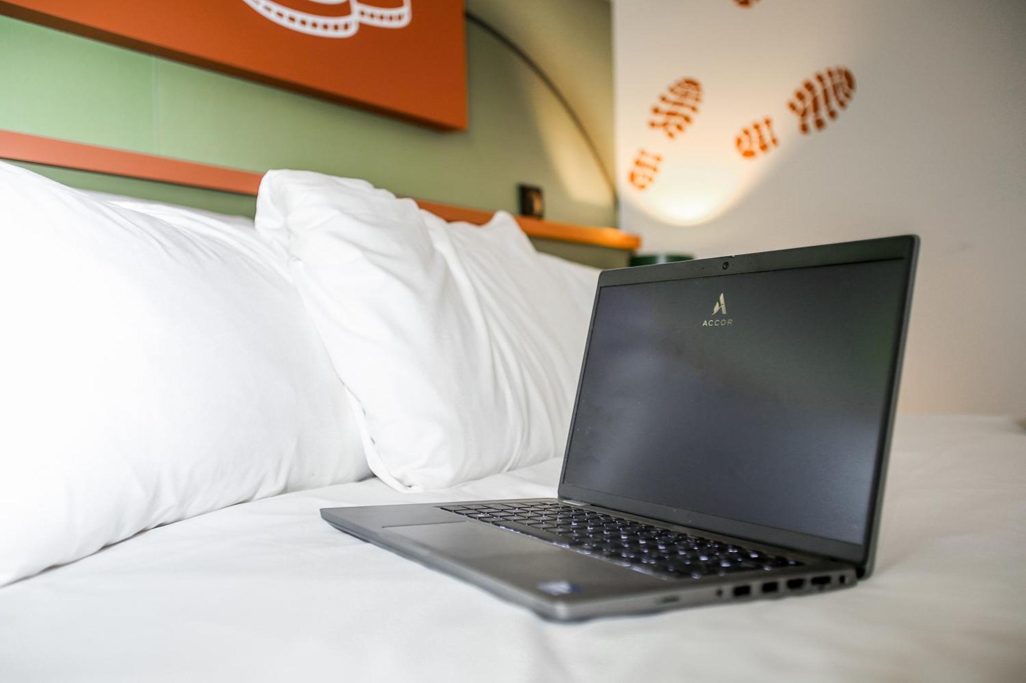 Ibis Styles Lisieux Normandie Exterior photo