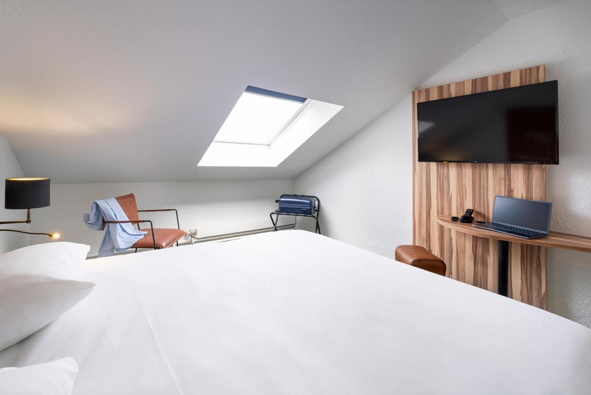Ibis Styles Lisieux Normandie Exterior photo