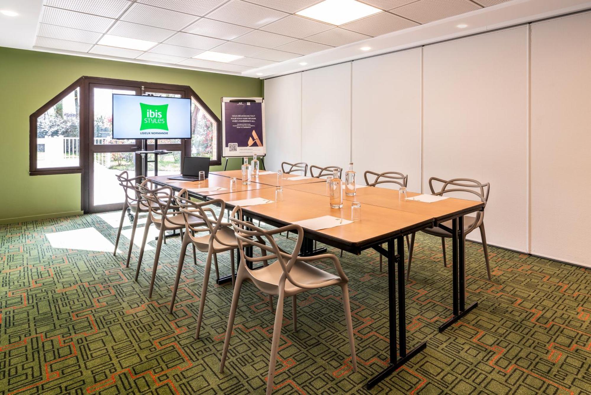 Ibis Styles Lisieux Normandie Exterior photo